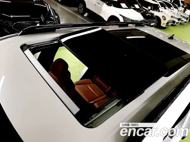 Hyundai Santa Fe 2023 — ფოტო 7/20