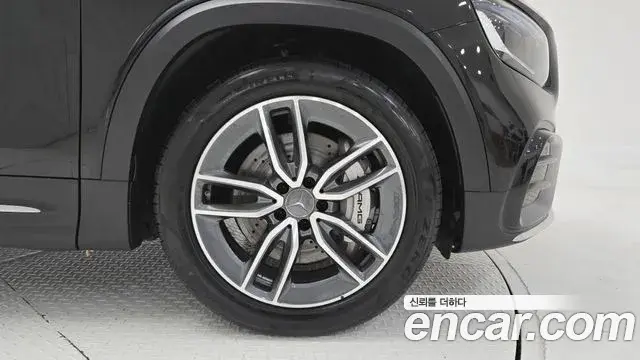 Mercedes-Benz GLB-Class 2025 — ფოტო 7/20