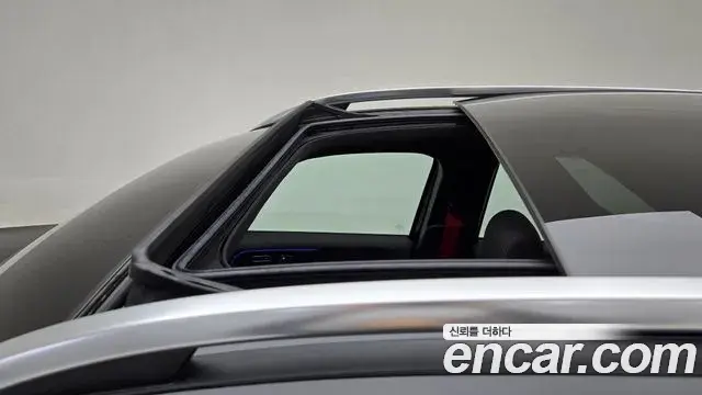 Mercedes-Benz GLB-Class 2025 — ფოტო 13/20