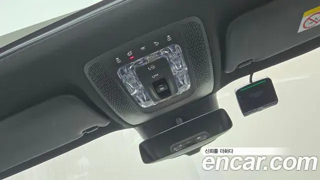 Mercedes-Benz GLB-Class 2025 — ფოტო 8/20