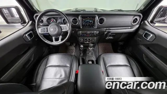 Jeep Wrangler 2021 — Şəkil 8/20