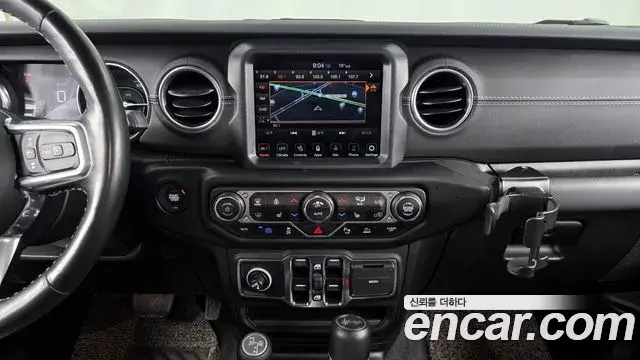 Jeep Wrangler 2021 — Şəkil 10/20