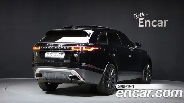 Land Rover Range Rover Velar 2018 — ფოტო 30/33