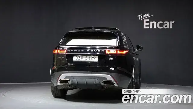 Land Rover Range Rover Velar 2018 — ფოტო 28/33