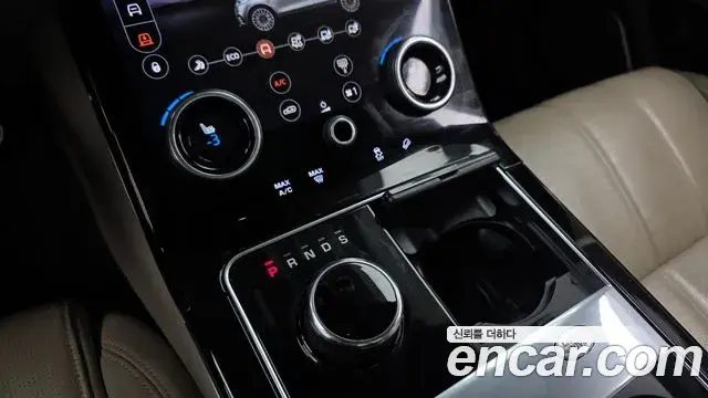 Land Rover Range Rover Velar 2018 — ფოტო 7/33