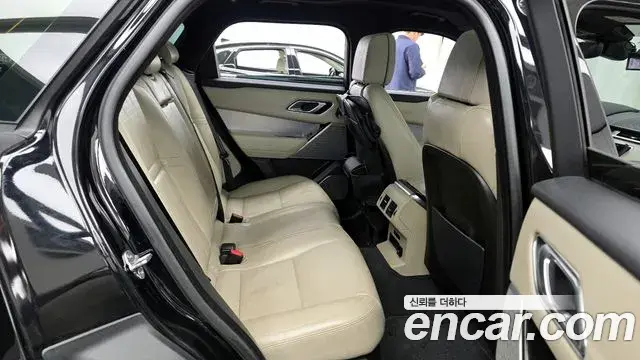 Land Rover Range Rover Velar 2018 — ფოტო 3/33