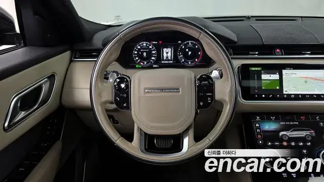 Land Rover Range Rover Velar 2018 — ფოტო 14/33