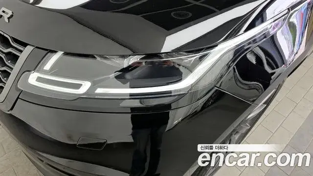 Land Rover Range Rover Velar 2018 — ფოტო 5/33