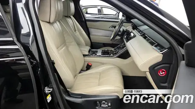 Land Rover Range Rover Velar 2018 — ფოტო 24/33