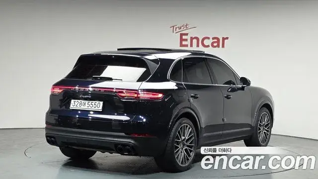 Porsche Cayenne 2021 — Şəkil 27/32