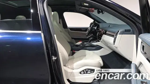 Porsche Cayenne 2021 — Şəkil 14/32