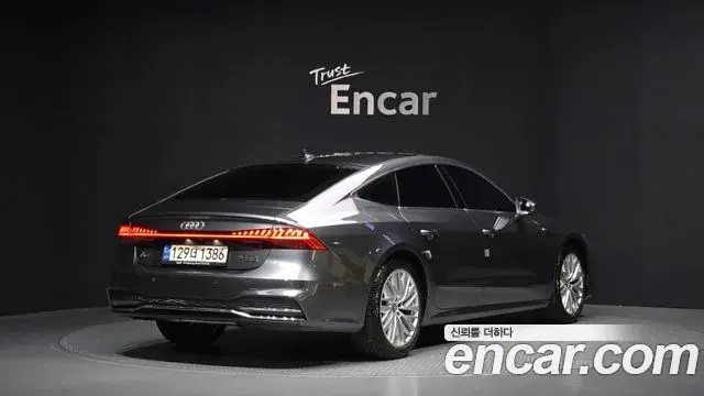 Audi A7 2021 — ფოტო 17/20
