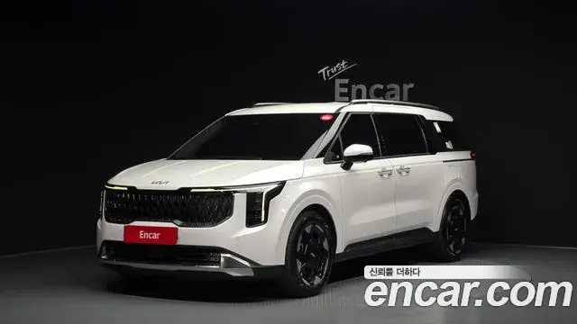 Kia Carnival 2023 — Фото 1/20