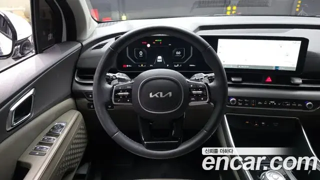 Kia Carnival 2023 — Фото 13/20