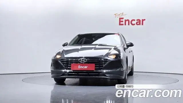 Hyundai Sonata Hybrid 2020 — Photo 30/32