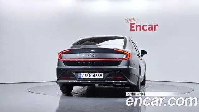 Hyundai Sonata Hybrid 2020 — Photo 13/32