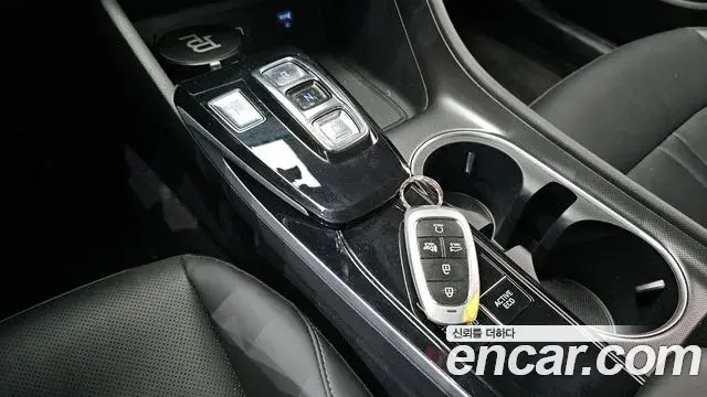 Hyundai Sonata Hybrid 2020 — Photo 20/32