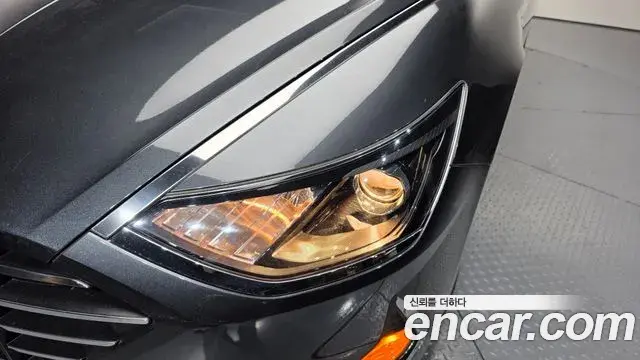 Hyundai Sonata Hybrid 2020 — Photo 2/32