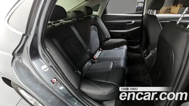 Hyundai Sonata Hybrid 2020 — Photo 14/32