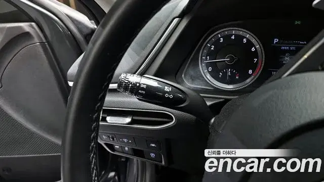 Hyundai Sonata Hybrid 2020 — Photo 15/32