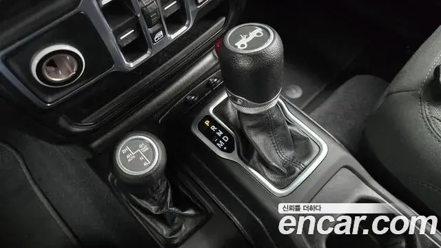 Jeep Wrangler 2019 — Şəkil 4/20