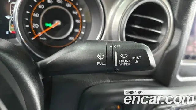 Jeep Wrangler 2019 — Şəkil 6/20