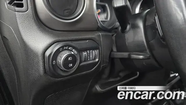 Jeep Wrangler 2019 — Şəkil 11/20