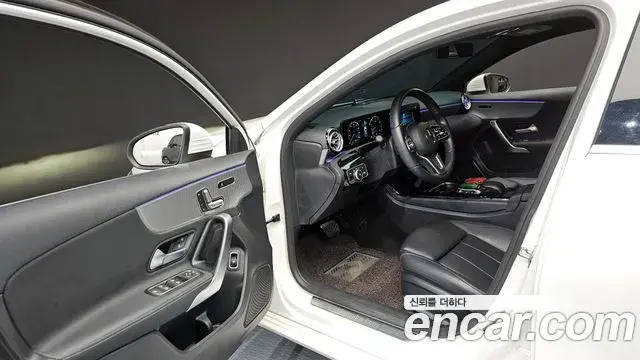 Mercedes-Benz A-Class 2021 — Photo 17/20