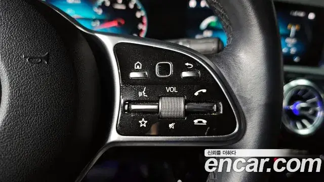 Mercedes-Benz A-Class 2021 — Photo 3/20