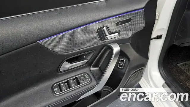 Mercedes-Benz A-Class 2021 — Photo 19/20