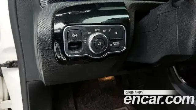 Mercedes-Benz A-Class 2021 — Photo 9/20