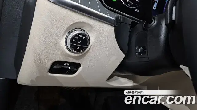 Mercedes-Benz C-Class 2023 — ფოტო 26/30