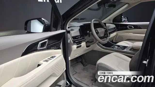 Kia Carnival 2025 — Şəkil 23/36