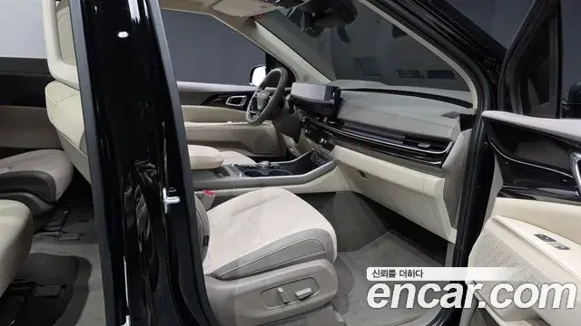 Kia Carnival 2025 — Şəkil 11/36