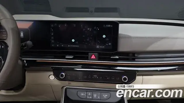 Kia Carnival 2025 — Şəkil 28/36