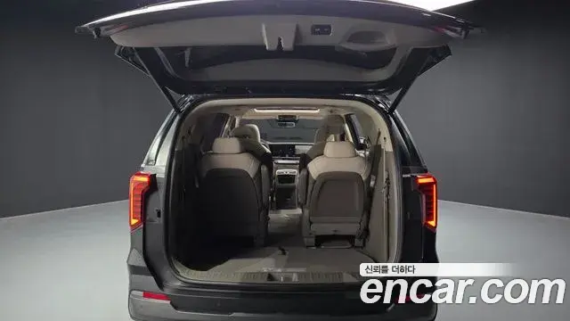 Kia Carnival 2025 — Şəkil 26/36