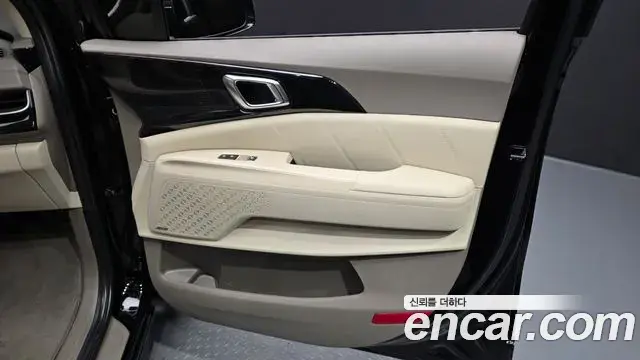 Kia Carnival 2025 — Şəkil 8/36