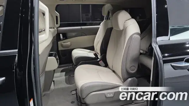 Kia Carnival 2025 — Şəkil 27/36