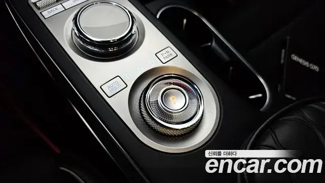 Genesis GV70 2021 — Şəkil 23/30