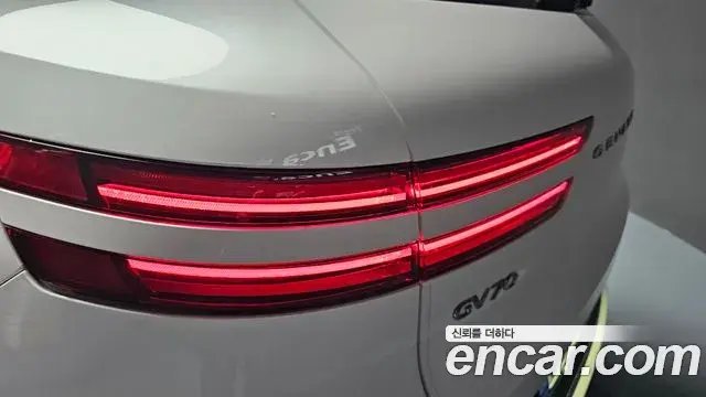 Genesis GV70 2021 — Şəkil 8/30