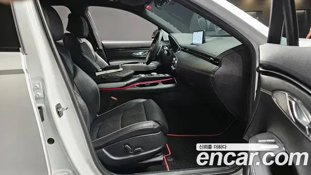 Genesis GV70 2021 — Şəkil 16/30