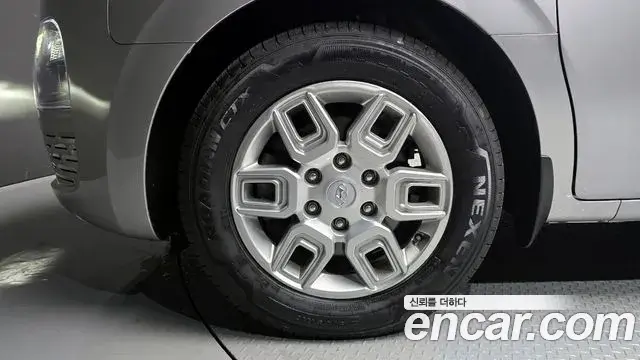 Hyundai Staria 2023 — ფოტო 10/20