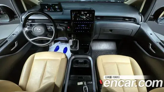 Hyundai Staria 2023 — ფოტო 8/20