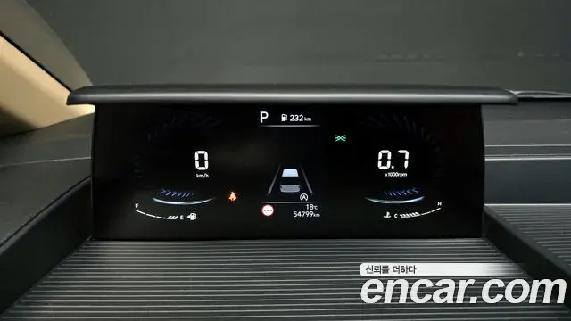 Hyundai Staria 2023 — ფოტო 4/20