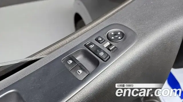 Hyundai Staria 2023 — ფოტო 11/20