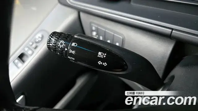 Hyundai Staria 2023 — ფოტო 12/20