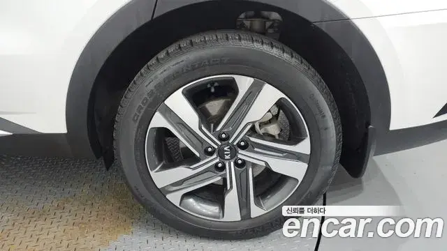 Kia Sorento 2021 — ფოტო 1/38