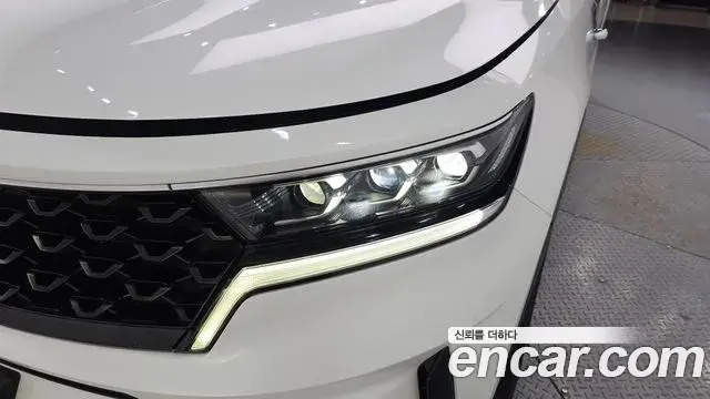 Kia Sorento 2021 — ფოტო 17/38