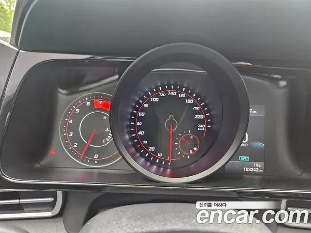 Hyundai The New Avante Hybrid 2021 — Şəkil 19/20