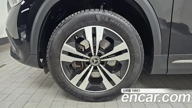 Mercedes-Benz GLA-Class 2021 — Фото 5/20
